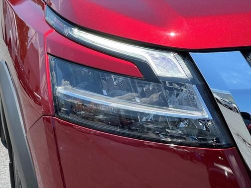 2022 Nissan Pathfinder SL 4WD