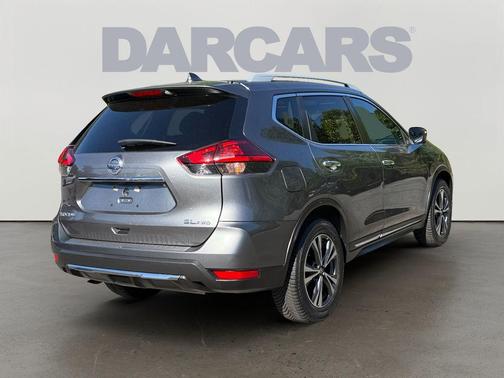 Gun Metallic 2017 Nissan Rogue SL