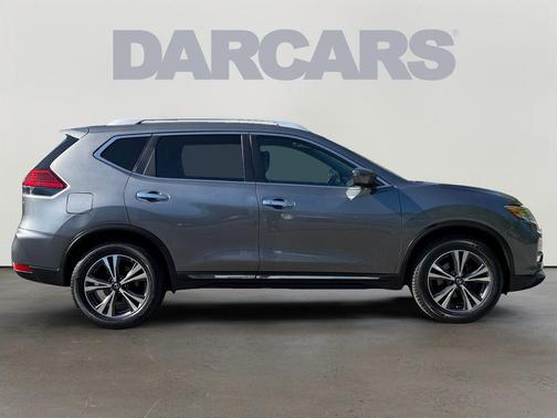 Gun Metallic 2017 Nissan Rogue SL