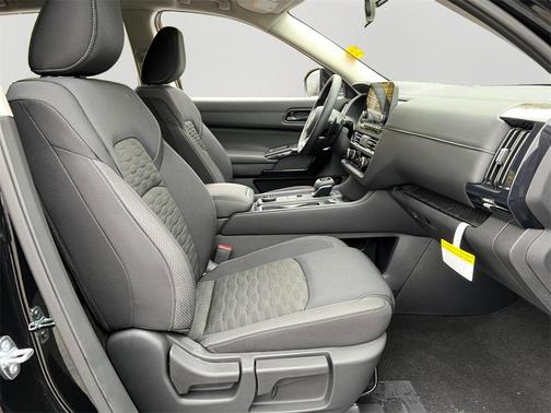 2025 Nissan Pathfinder S 4WD