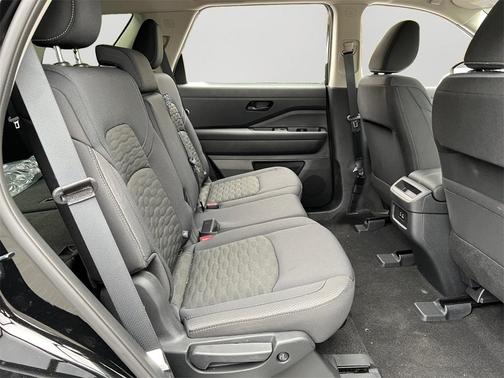 2025 Nissan Pathfinder S 4WD