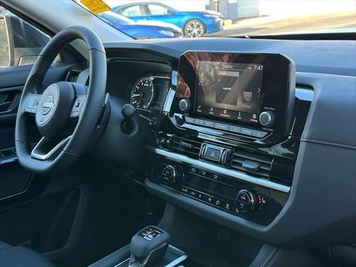 2025 Nissan Pathfinder SV 4WD