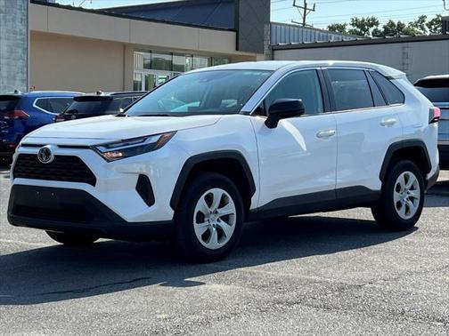 2024 Toyota RAV4 LE