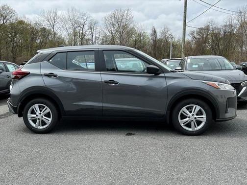 2025 Nissan Kicks S