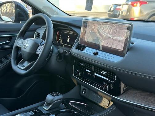 2025 Nissan Rogue Platinum