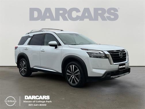 2025 Nissan Pathfinder Platinum 4WD