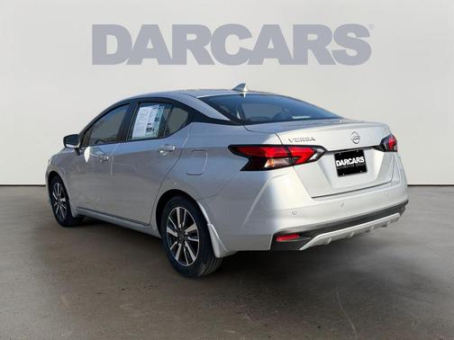 Brilliant Silver Metallic 2025 Nissan Versa 1.6 SV