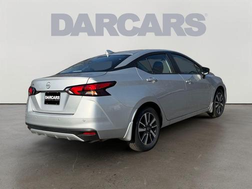 Brilliant Silver Metallic 2025 Nissan Versa 1.6 SV