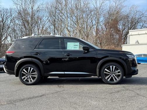 2025 Nissan Pathfinder Platinum 4WD