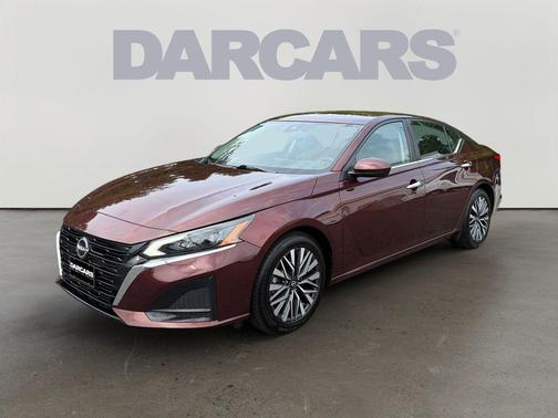 Garnet Pearl Metallic 2023 Nissan Altima 2.5 SV