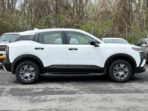 2025 Nissan Kicks S