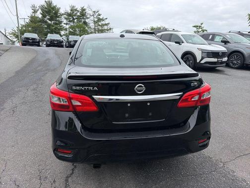 Super Black 2019 Nissan Sentra SR