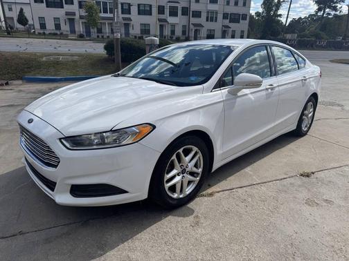 2016 Ford Fusion SE