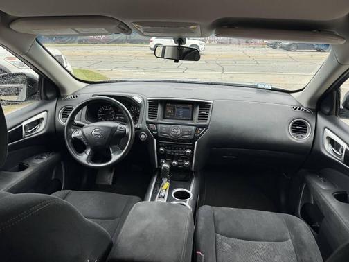 Brilliant Silver 2014 Nissan Pathfinder SV