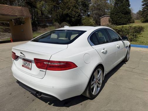 2017 Jaguar XE 35t Premium