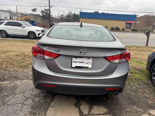 2013 Hyundai ELANTRA SE