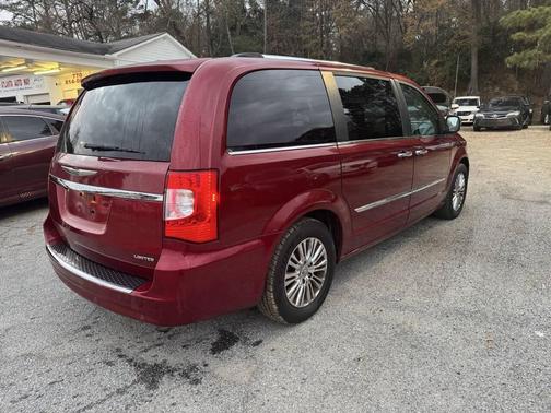 2011 Chrysler Town & Country Limited
