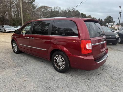 2011 Chrysler Town & Country Limited