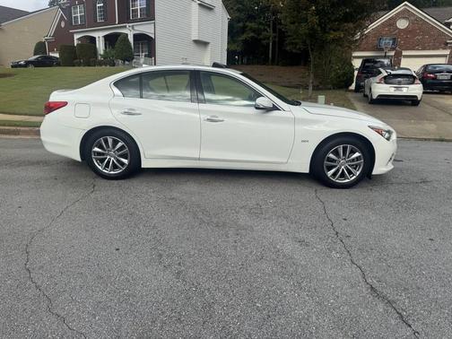 2017 INFINITI Q50 Base