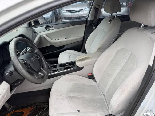 Symphony Silver 2016 Hyundai SONATA SE