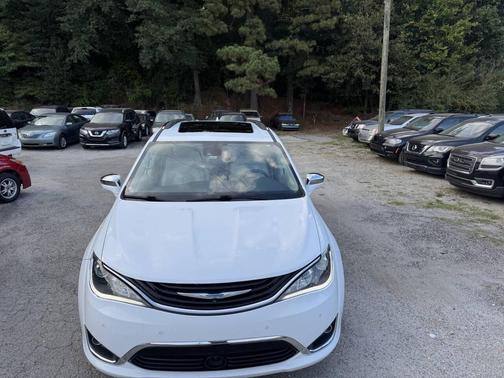 2017 Chrysler Pacifica Hybrid Platinum