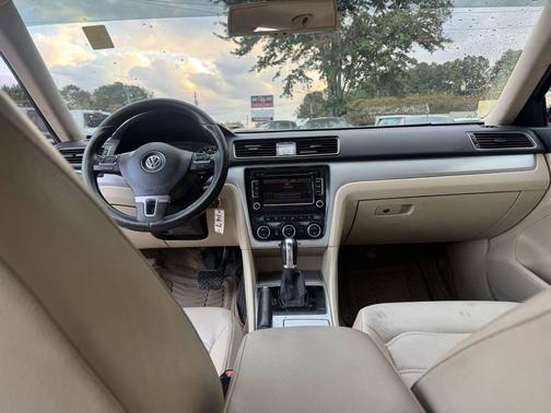 2012 Volkswagen Passat Base