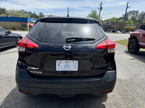 2019 Nissan Kicks SR
