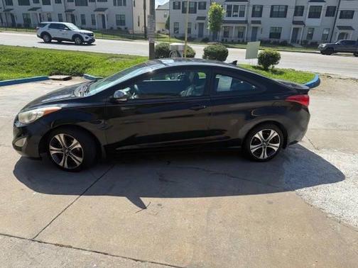 2013 Hyundai ELANTRA SE