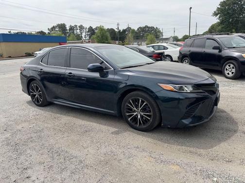 Blue 2018 Toyota Camry SE