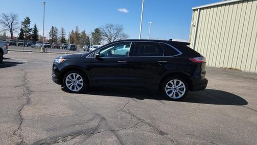 AGATE BLACK METALLIC 2024 Ford Edge TITANIUM