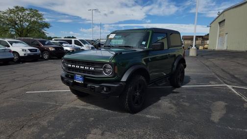 ERUPTION GREEN METALLIC 2024 Ford Bronco BLACK DIAMOND