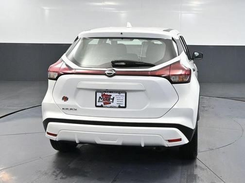 2022 Nissan Kicks S