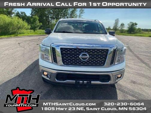 Glacier White 2018 Nissan Titan SV