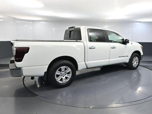 Glacier White 2018 Nissan Titan SV