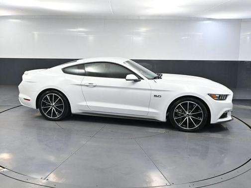 Oxford White 2016 Ford Mustang GT
