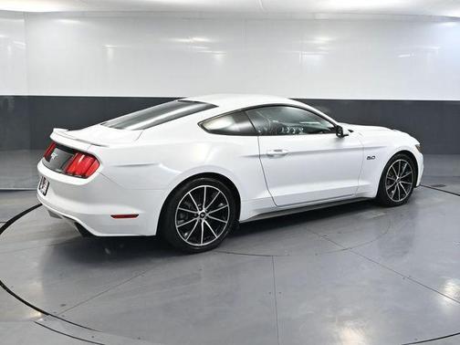 Oxford White 2016 Ford Mustang GT