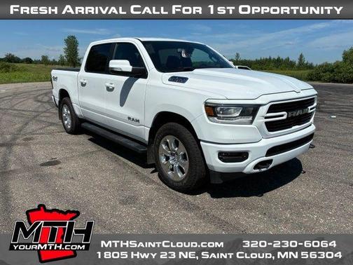 Bright White Clearcoat 2019 RAM 1500 Big Horn