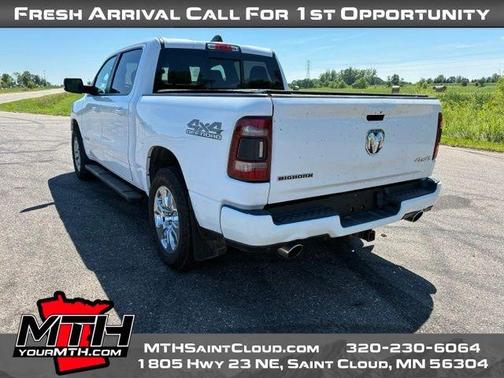 Bright White Clearcoat 2019 RAM 1500 Big Horn
