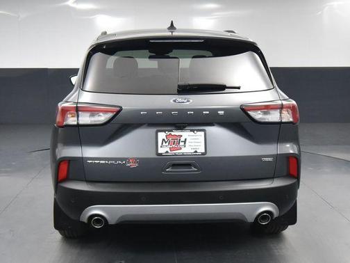 2022 Ford Escape PHEV Titanium