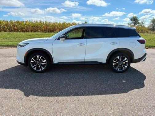 Majestic White 2023 INFINITI QX60 Luxe
