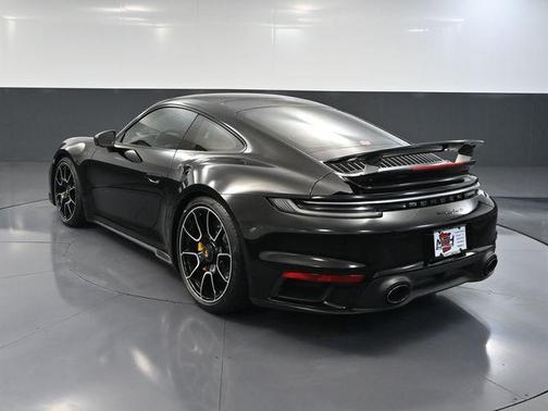 2022 Porsche 911 Turbo S