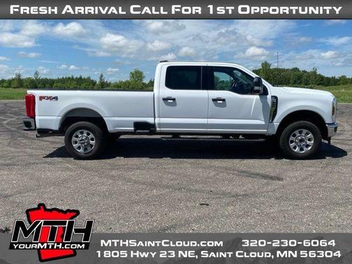 Oxford White 2024 Ford F-350 XLT