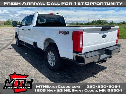 Oxford White 2024 Ford F-350 XLT