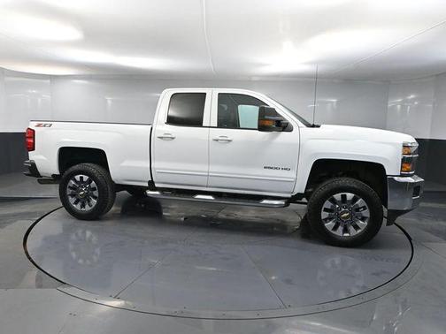 Summit White 2018 Chevrolet Silverado 2500 LT