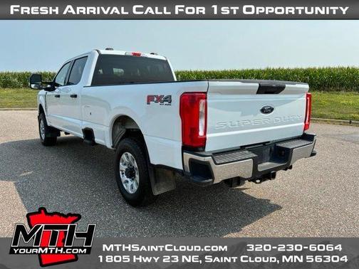 Oxford White 2024 Ford F-350 XLT