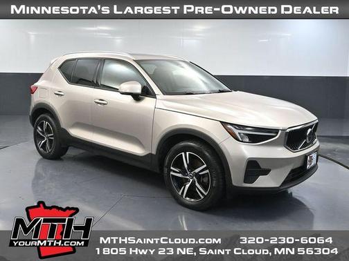 Bright 2023 Volvo XC40 B5 Core