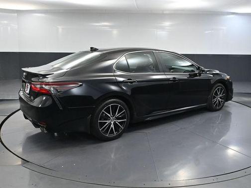 Midnight Black Metallic 2024 Toyota Camry SE