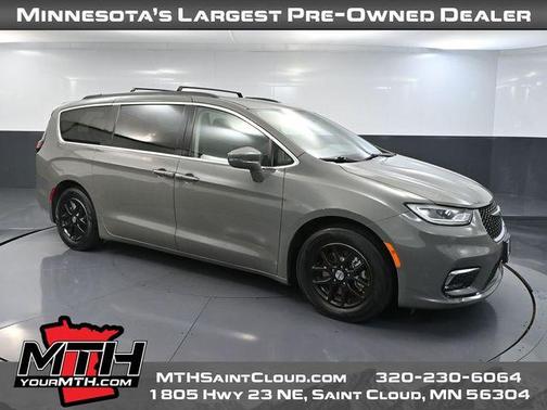 2022 Chrysler Pacifica Touring-L