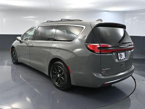 2022 Chrysler Pacifica Touring-L