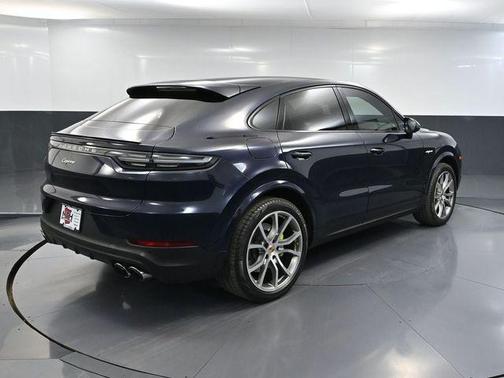 2022 Porsche Cayenne Base